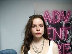 Asella_Starr - female with brown hair webcam at ImLive
