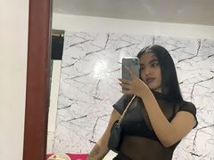 AshleyTomsom from xLoveCam