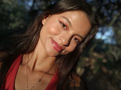 Aura_Rose19 - female with brown hair webcam at ImLive