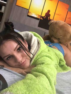 AvaTwist - female with black hair webcam at LiveJasmin