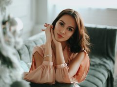 AwesomeCassandra - female with brown hair and  big tits webcam at LiveJasmin