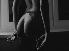 BarbaraMonroe - female with brown hair webcam at LiveJasmin