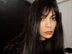 BEETLEJUICE - female with black hair webcam at ImLive
