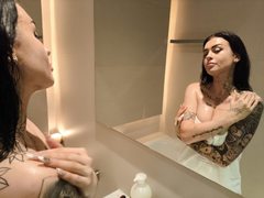 BeaBella - female with black hair and  big tits webcam at ImLive