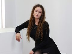 BeatricePalms - female with brown hair and  big tits webcam at LiveJasmin