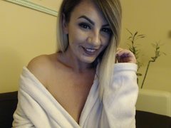 UrBeatrice - female with brown hair and  small tits webcam at ImLive