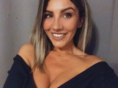 UrBeatrice - female with brown hair and  small tits webcam at ImLive