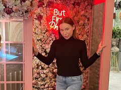 BellaLux - blond female webcam at ImLive