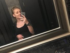 BellaBarnes - female with brown hair and  small tits webcam at LiveJasmin