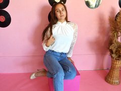 BethFleming - blond female webcam at LiveJasmin