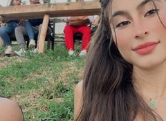 beatriz_ - female with black hair webcam at ImLive