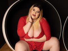 RoundOver900 - blond female with  big tits webcam at ImLive