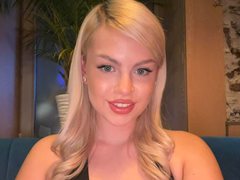 BonnieBluee - blond female with  big tits webcam at ImLive