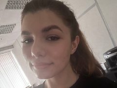 BonnieMitch - female with brown hair webcam at LiveJasmin