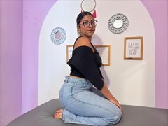 Briana_Montes from ImLive