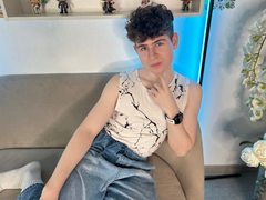 BruceVei - male webcam at ImLive