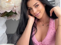 BrunetteTemptation98 from ImLive
