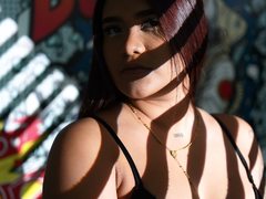 brunnette_church - female with red hair webcam at ImLive