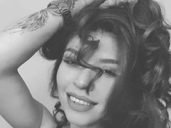 BSXDomina - female with brown hair webcam at ImLive