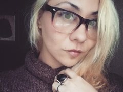 BunnyFlesh - female with black hair and  small tits webcam at ImLive