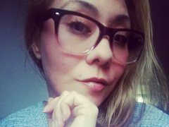 BunnyFlesh - female with black hair and  small tits webcam at ImLive