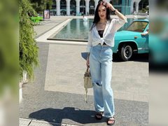 CandyJeannee - female with black hair webcam at ImLive