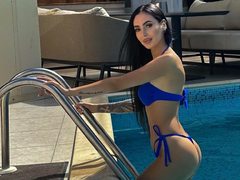 CandyJeannee - female with black hair webcam at ImLive