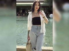 CandyJeannee - female with black hair webcam at ImLive