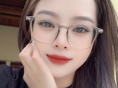 Candysweet99268 - female with brown hair and  big tits webcam at ImLive