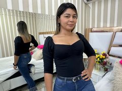 PaulaHamiltons - blond female with  big tits webcam at LiveJasmin