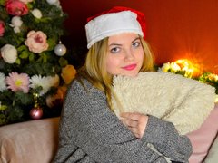 CarolineClark - female with red hair webcam at ImLive