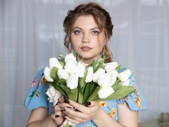 CarolineClark - female with red hair webcam at ImLive