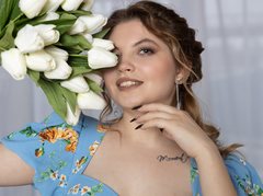 CarolineClark - female with red hair webcam at ImLive