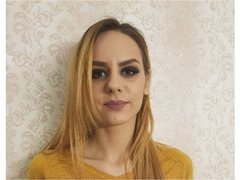 CassieFox - blond female webcam at LiveJasmin