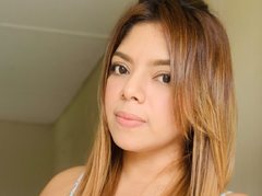 Cata19x - female with brown hair and  small tits webcam at ImLive