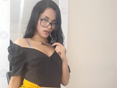CatalinaAcostaa - female with black hair webcam at LiveJasmin
