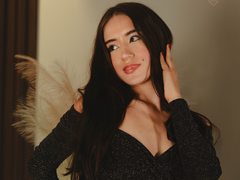 Catalinamml - female with brown hair webcam at ImLive