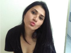 carolaine - female with black hair and  small tits webcam at ImLive