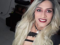 catahot - shemale with brown hair webcam at ImLive