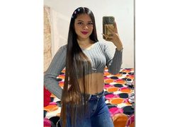 CelesteNoir69 - female with brown hair webcam at ImLive