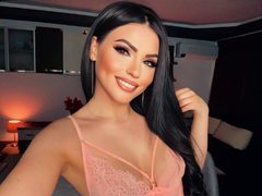 VanessaLogan - female with black hair webcam at ImLive