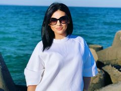 VanessaLogan - female with black hair webcam at ImLive