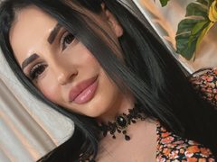VanessaLogan - female with black hair webcam at ImLive