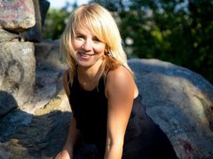 Cheresse - blond female with  big tits webcam at ImLive