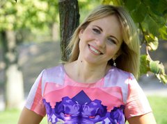 Cheresse - blond female with  big tits webcam at ImLive