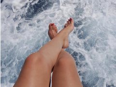 ChloeSwift - female with black hair and  big tits webcam at ImLive