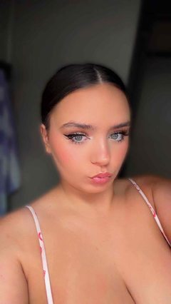 Chxrry - female with brown hair and  big tits webcam at ImLive