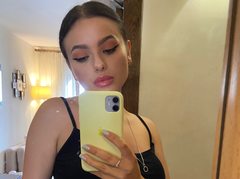 charming_peach - female with black hair and  big tits webcam at ImLive