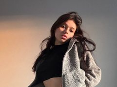 charming_peach - female with black hair and  big tits webcam at ImLive