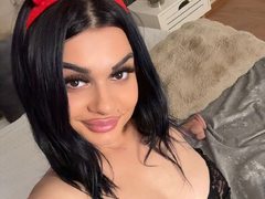 CindyBlack - female with black hair webcam at ImLive